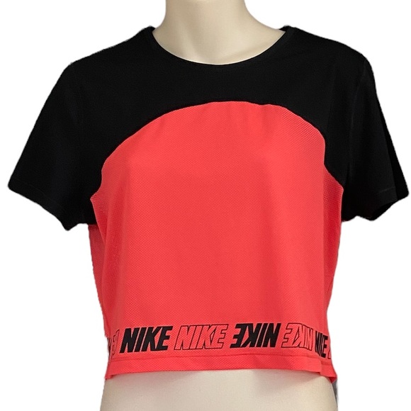 Nike Tops - Nike Cropped Athletic Shirt Sz L